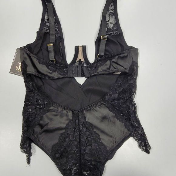 Fredericks of Hollywood Parissa Satin Teddy Lingerie - Picture 14 of 16